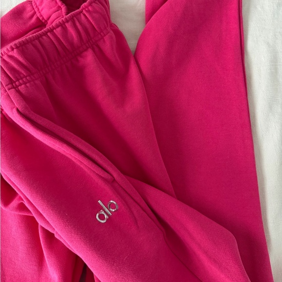 ALO Accolade Pink Summer Crush Sweatpant / SOLD OUT COLOR / XS - Picture 4 of 6
